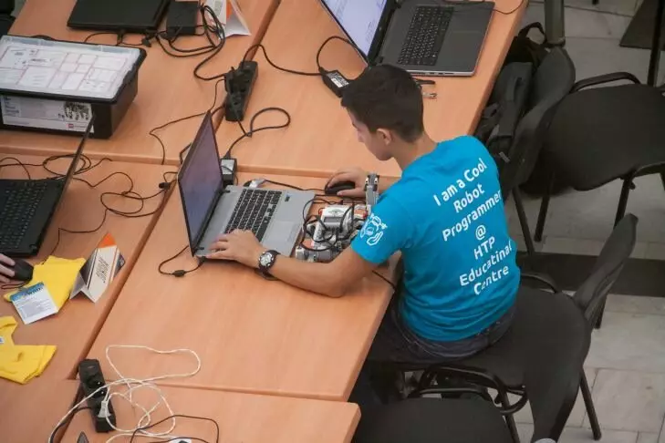 Работодатели ненавидят эту привычку: как она может удвоить ваш доход за год без смены работы