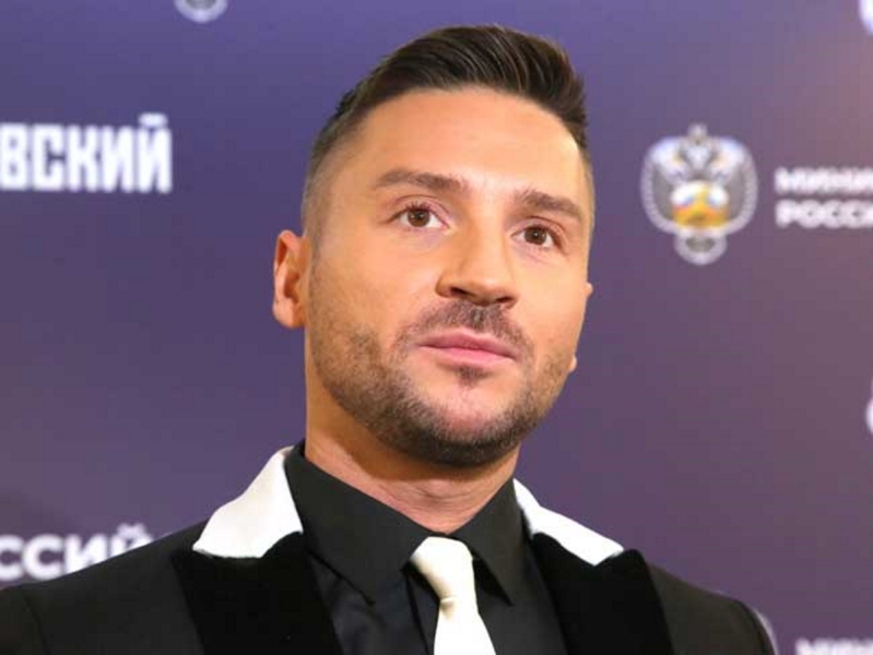 Растила сыновей одна, пахала на трех работах: почему благодарный сын Сергей Лазарев продолжает спорить с родной матерью