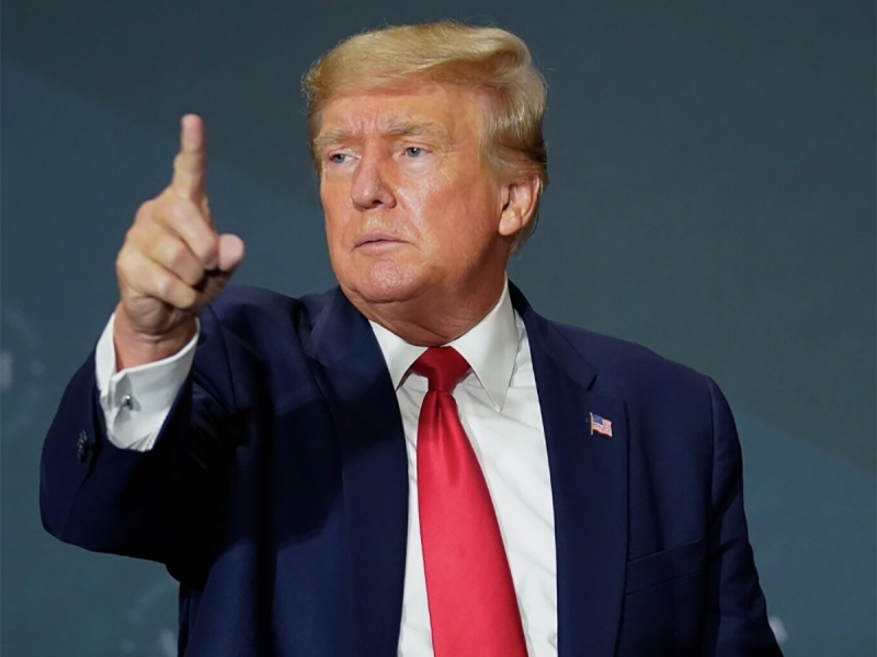 «Разбомбить их к чертям»: Трамп обвинил Украину в провокации РФ