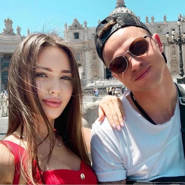 Романтика на камеру: Тарасов окружил Костенко любовью после скандала с моделями