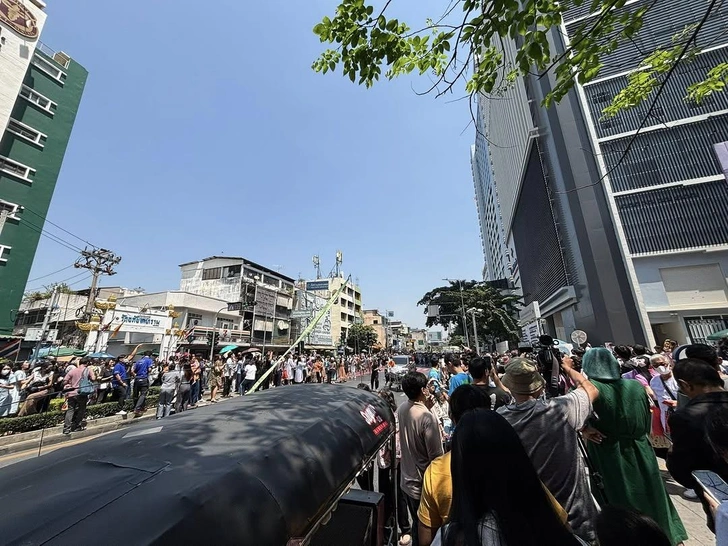 Россияне пытаются покинуть Таиланд из-за землетрясения: «У кого нет денег, просто сидят на улице»