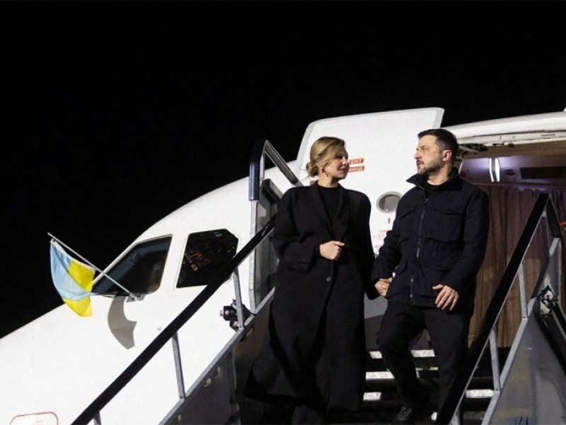 Самолёт Зеленского преследовали неизвестные дроны