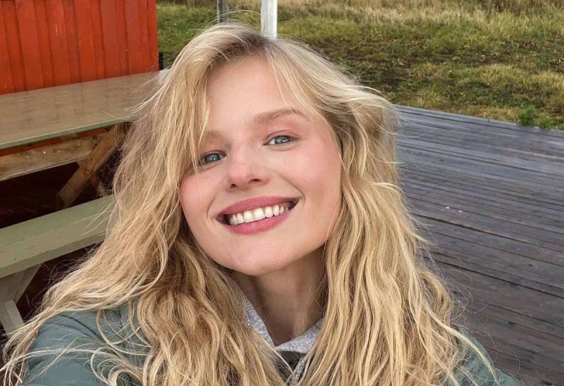 Саша Бортич восхитила фанатов кадрами в мини-бикини: «Вот это фигура»