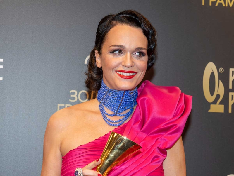 «Следующее видео будет в извинительной водолазке»: Слава шокировала народ кадрами из гримерки