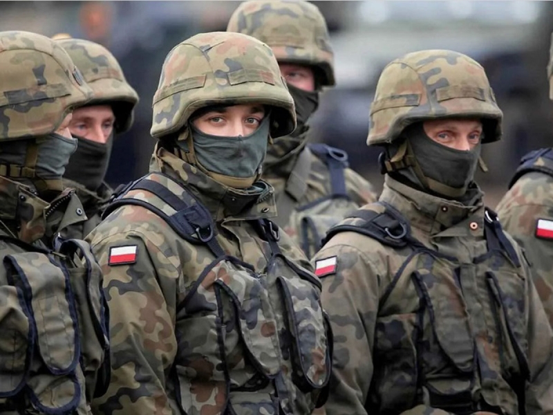 СМИ: Польша официально посылает войска на Украину