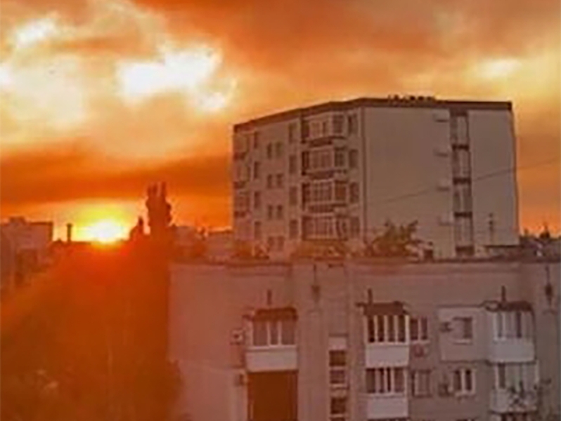 СМИ: после удара по НПЗ в Кременчуге стоит ждать истерик Алиева