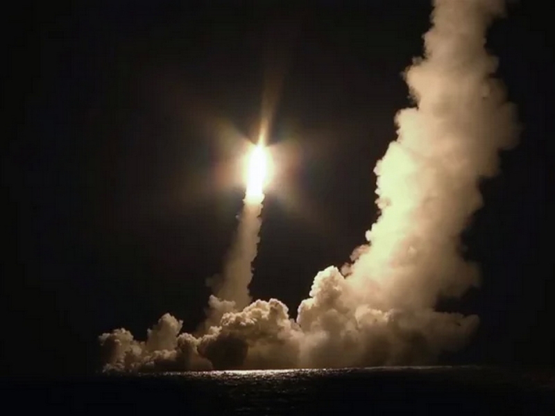 СМИ: Россия готова применить в зоне СВО «Орешник-2» — Зеленский в панике