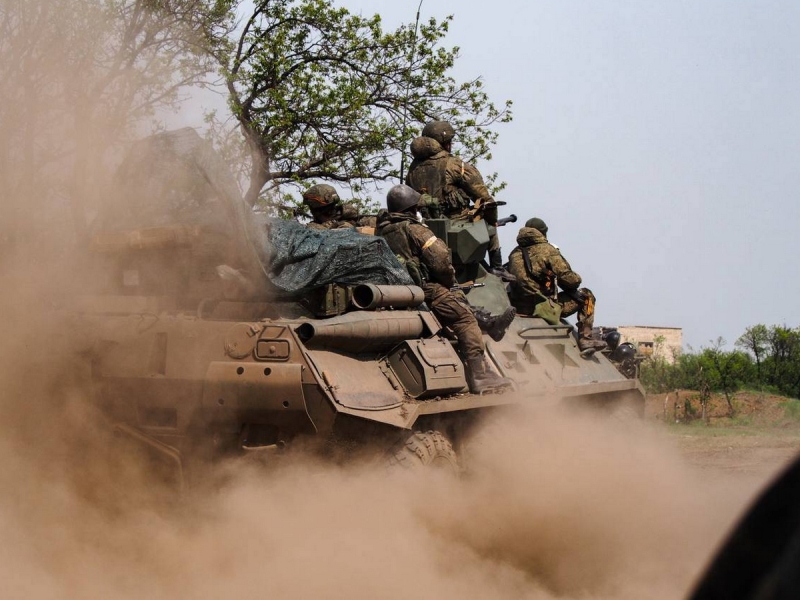 СМИ: Россия стягивает 50 тысяч военных к границе с Харьковом и уже вышла к Запорожской области