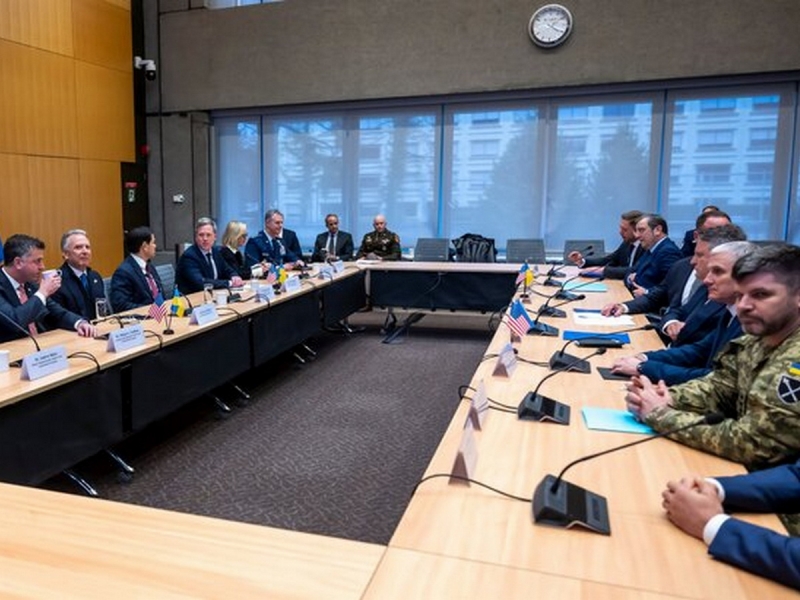 СМИ: США переписывают в Женеве мирный план под давлением Киева, обвинив Украину в утечке деталей