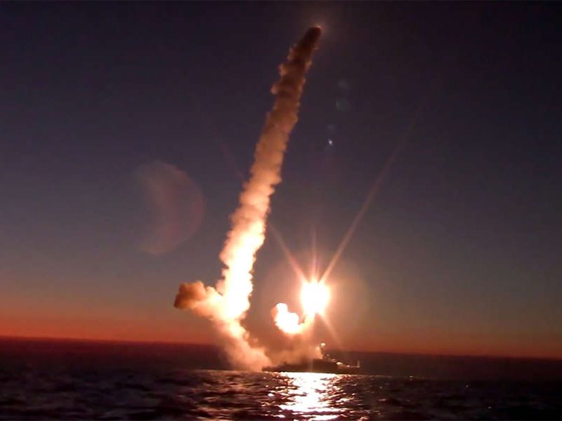 СМИ: ВС РФ нанесли массированный удар крылатыми ракетами по Украине