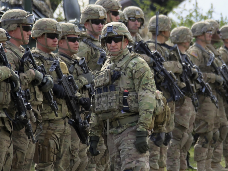 Стягивают войска: НАТО собирается блокировать Калининград военным путем — Глушко
