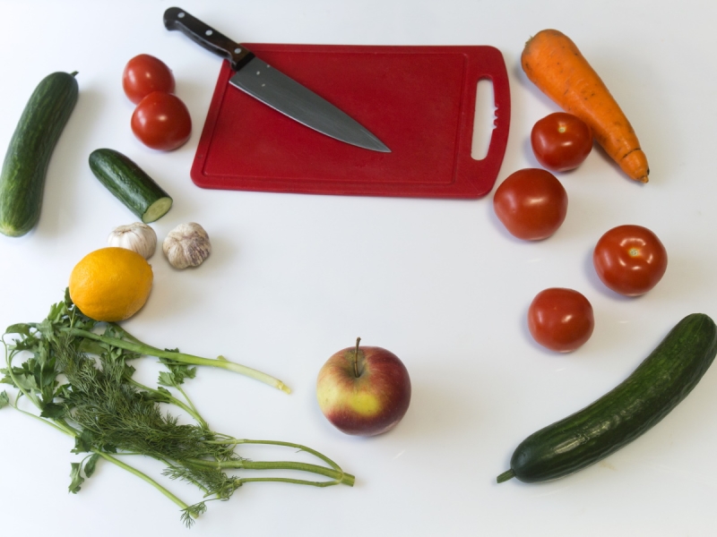 Тараканы и просрочка: за популярную в России сеть закусочных взялся Роспотребнадзор