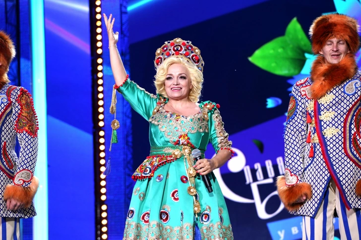 Течет ручей, бежит ручей, а зумеры сошли с ума по Кадышевой: 20 тысяч за билет и полный солдаут