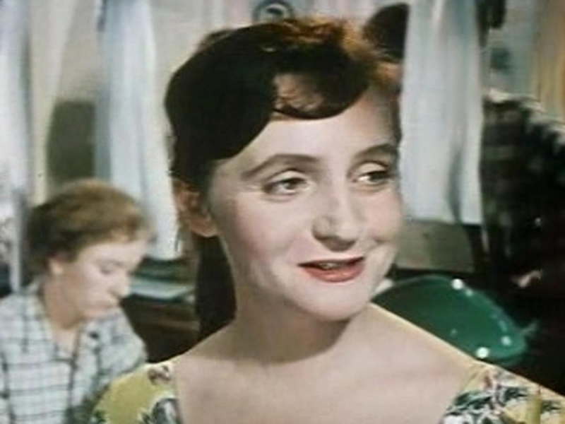 Тяжелая болезнь едва не оставила ее немой: изначально у Клары Румяновой был совершенно другой голос