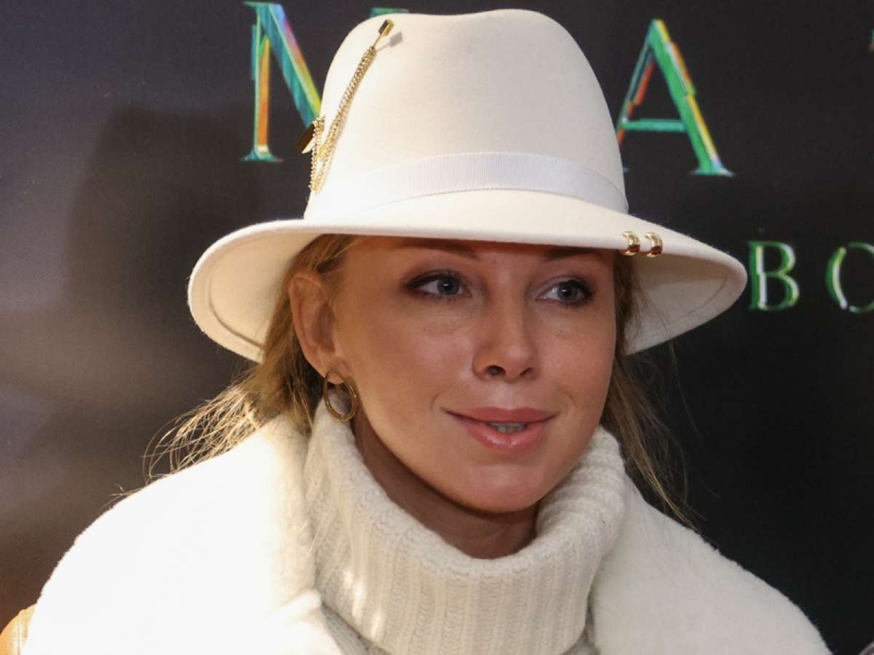 У двух женщин Романа проблемы с грамотностью. «Рассталась с лишнЕм» и «не сдаетЬся»: орфографические фейлы Полины Дибровой и Елены Товстик