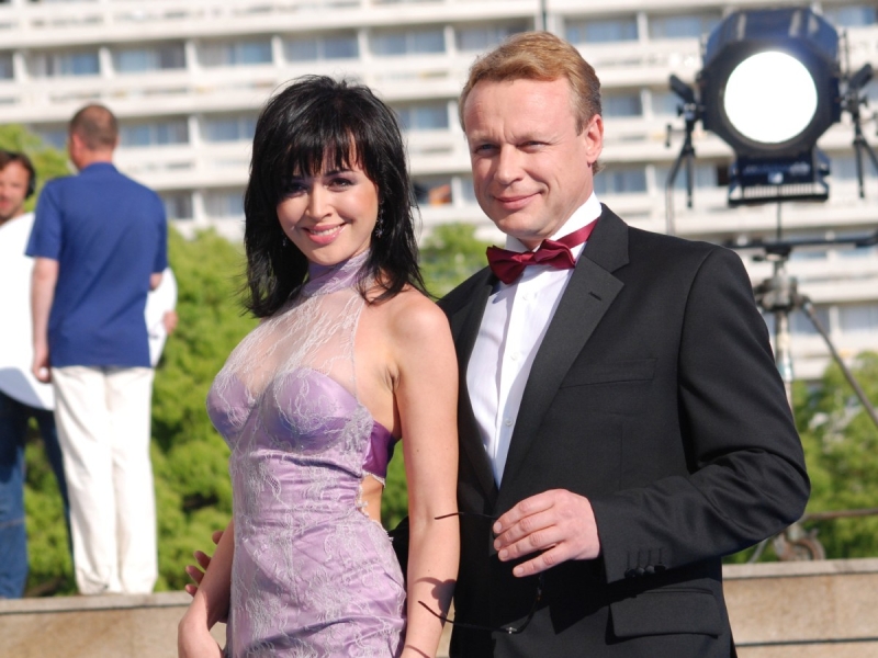 «Уберите ее отсюда»: Жигунов жестоко унижал Заворотнюк на съемках сериала «Моя прекрасная няня»