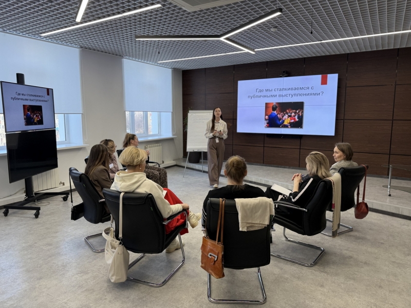 Участницы проекта «Мама-предприниматель» обучились навыкам публичных выступлений