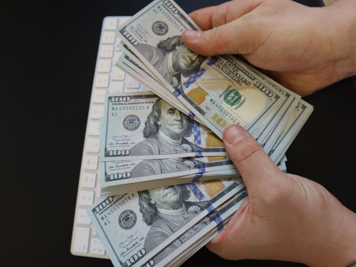 В Беларуси неожиданно изменилась ситуация с долларом: как завершились валютные торги 23 апреля