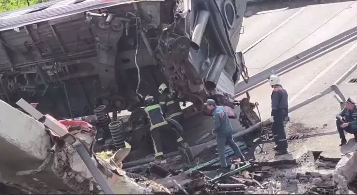 В Брянской области объявлен трехдневный траур из-за трагедии с поездом