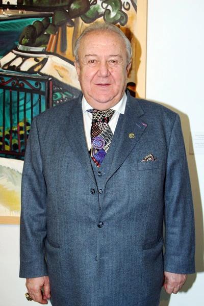 В храме Христа Спасителя простились с Церетели: Михалкова была потерянной, Софи Лорен передала соболезнования