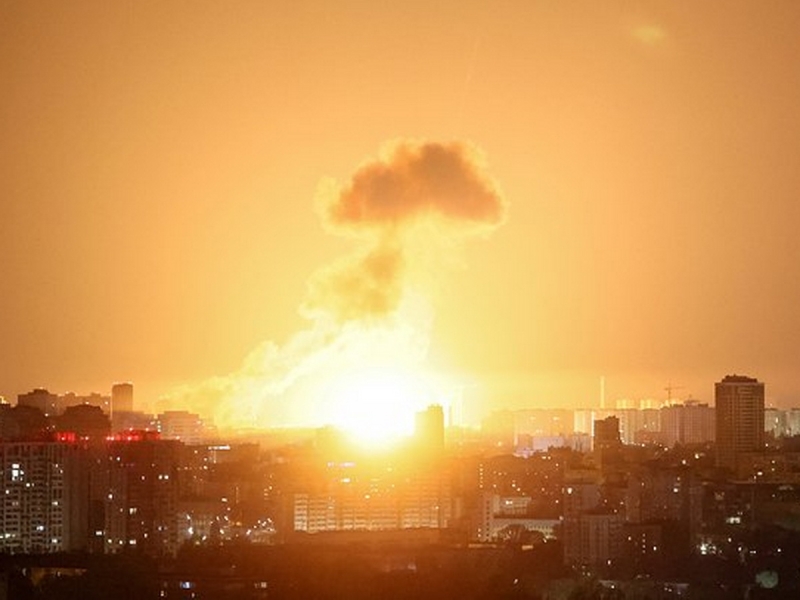 В Киеве раздались взрывы: Украину атаковали около 200 «Гераней»