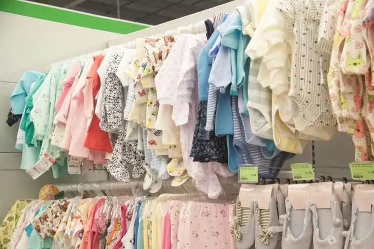 В могилевских магазинах продавалась некачественная одежда: производство – Китай