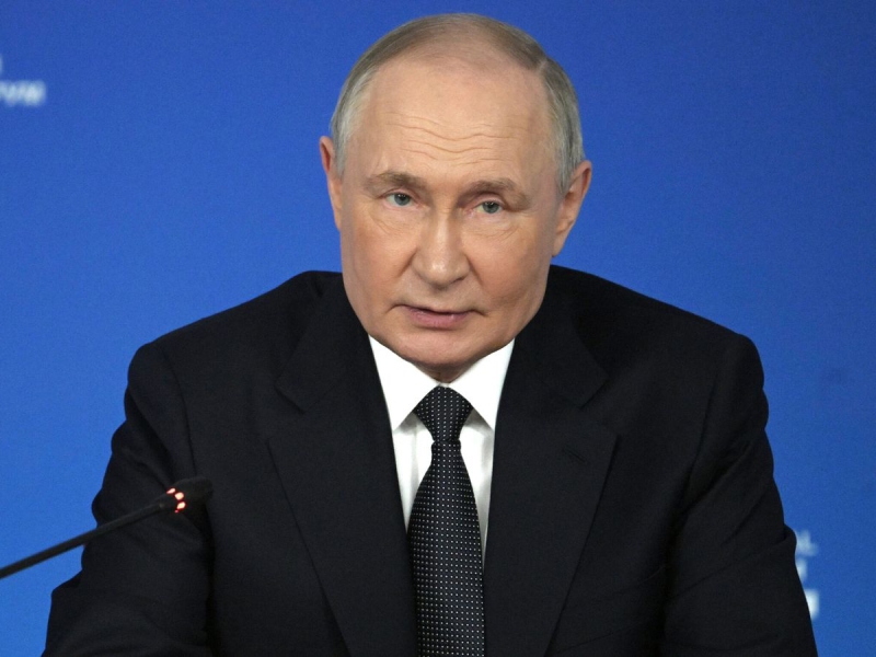 Великобритания признала президента России Путина иноагентом