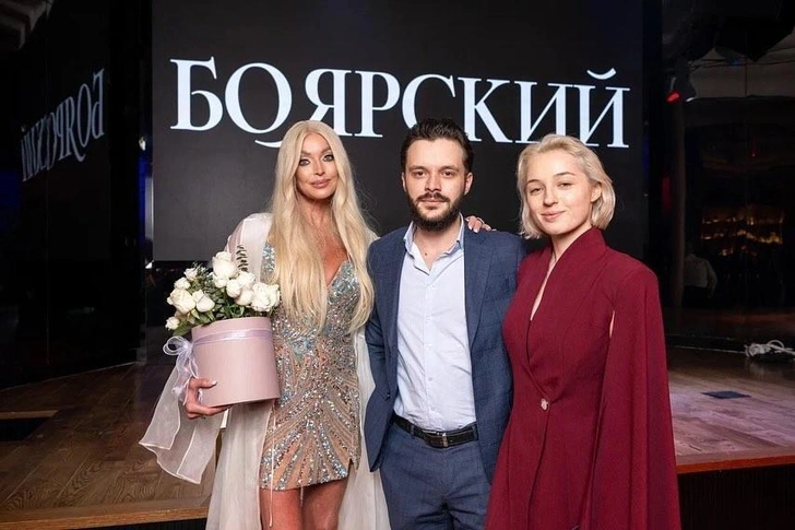 Волочкова призвала дочь не венчаться — Николаева ответила, что думает Ариадна