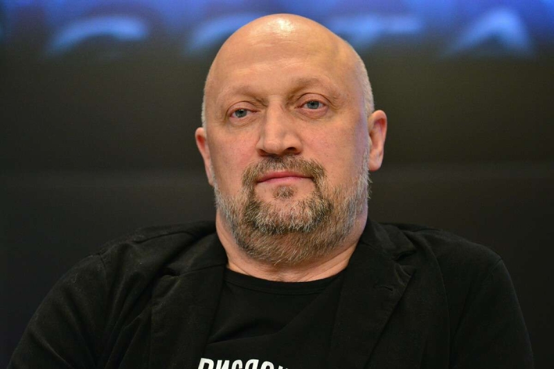 «Волосы встали дыбом»: Гоша Куценко ужаснулся соцсети, в которой сидят его дочки