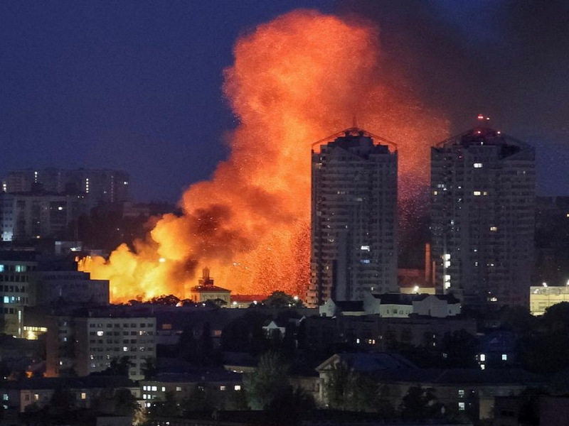 ВС РФ устроили ад на Украине: десятки «Кинжалов» и «Калибров» разнесли ТЭС и ТЭЦ по всей стране, Киев снова без света