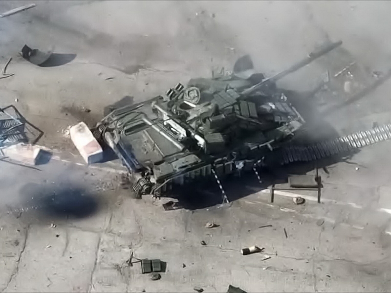 ВСУ попытались вторгнуться в Белгородскую область, бросив в прорыв танки и пехоту: идут тяжелые бои