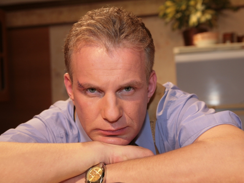 Выиграл жену в карты, едва не развелся после секс-скандала: нескучная личная жизнь Игоря Филиппова