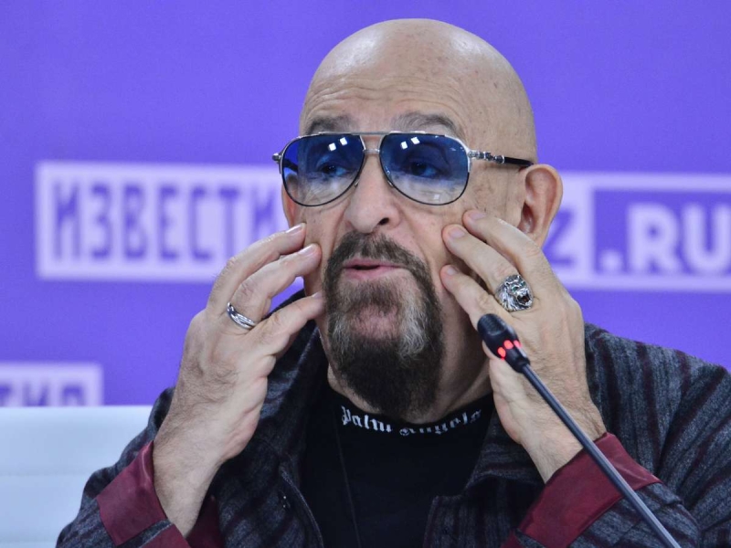 Зачем Михаил Шуфутинский наврал о женитьбе на молодой танцовщице