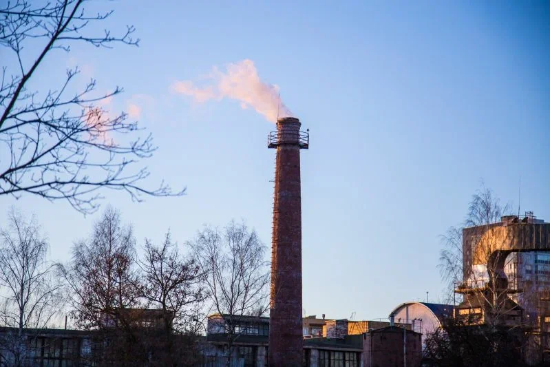 Замдиректора ТЭЦ занимался майнингом за счет жильцов многоэтажки: «фермы» работали сутки напролет