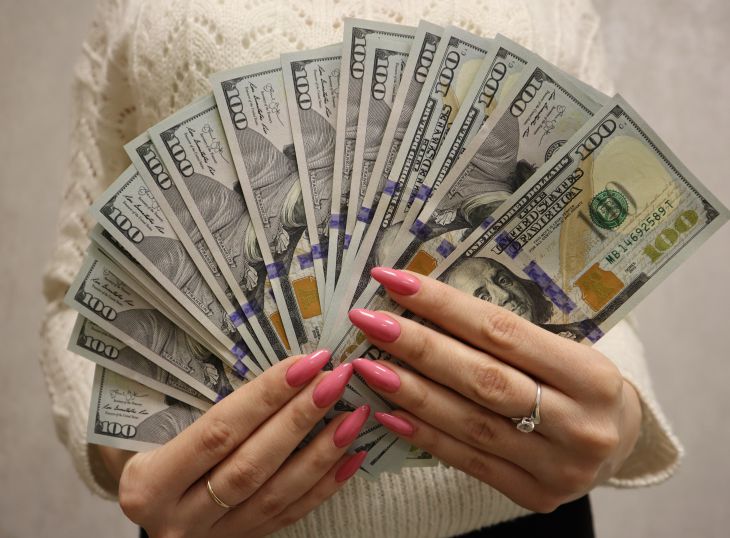 Жена вынуждена зарабатывать больше, иначе муж начинает командовать