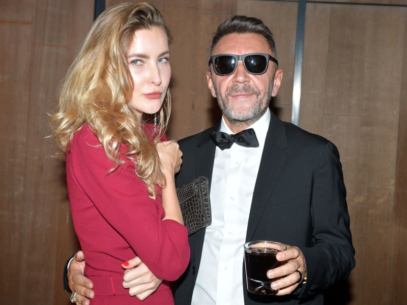 «Женщина — прислуга»: стали известны причины расставания Шнурова с четвертой женой