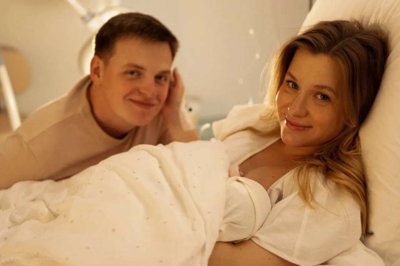 Звезда сериала «Сваты» поделилась трогательными кадрами из роддома